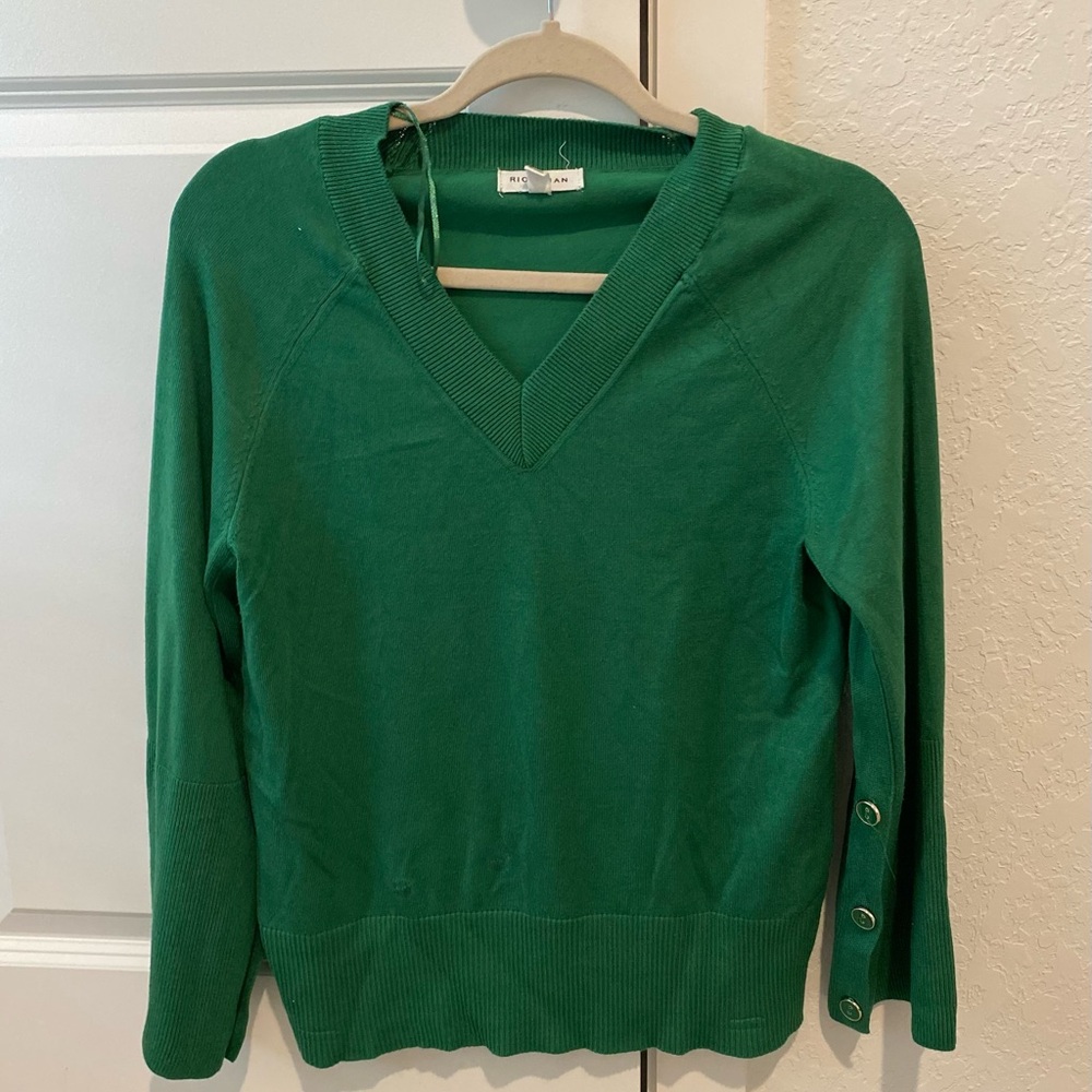 RIO & RIAN Long Sleeve  Sweater Elegant Green V-Neck Sweater